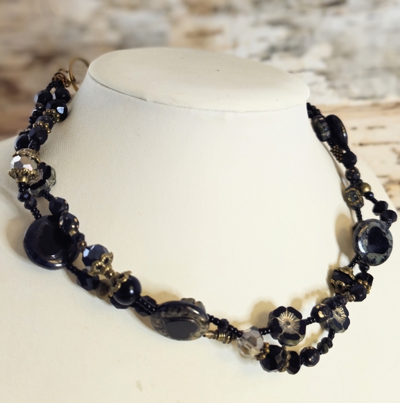 Rustic Black Glass Druid Wrapped Flower Wreath Necklace Choker In Brass - Picture 4 of 10
